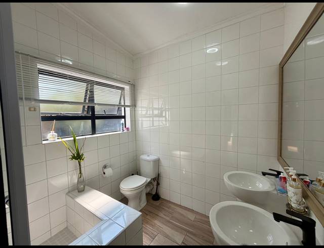 4 BEDROOM HOUSE FOR SALE IN MEER EN SEE